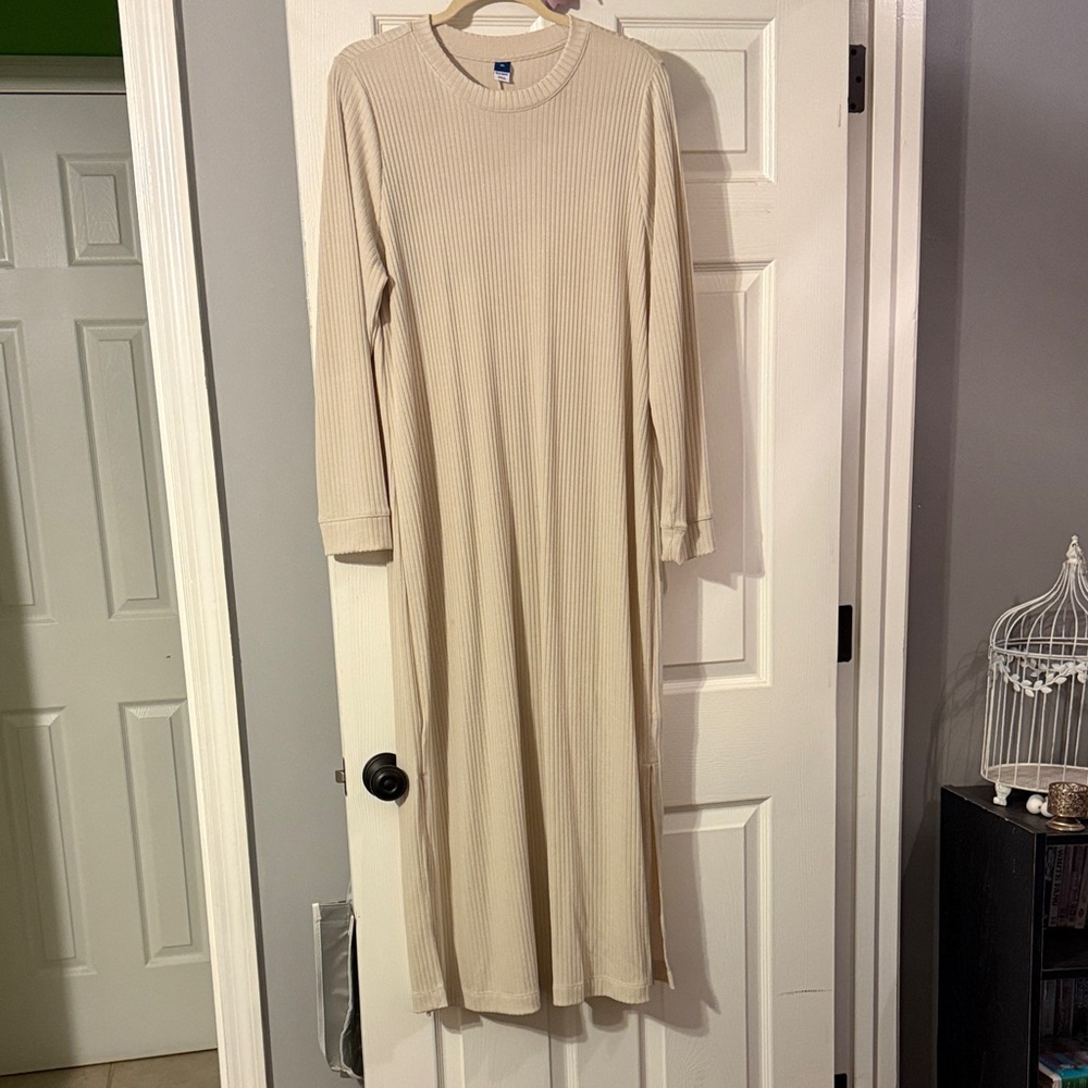 Old Navy Cream Long Sleeve Maxi Dress